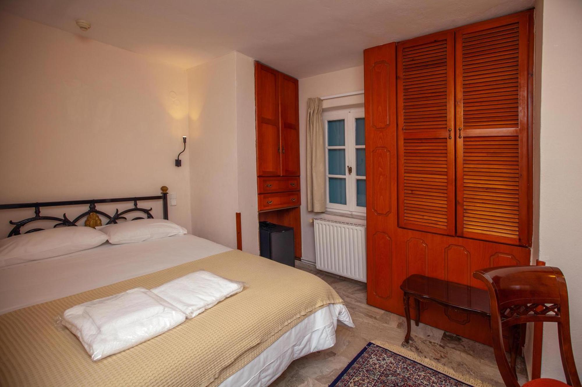 Byron Traditional Hotel Нафплион Стая снимка