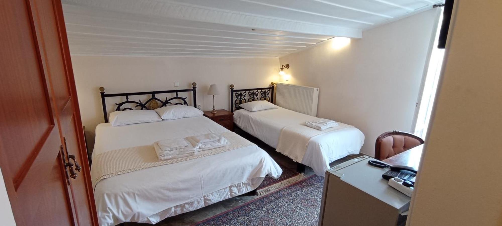 Byron Traditional Hotel Нафплион Стая снимка