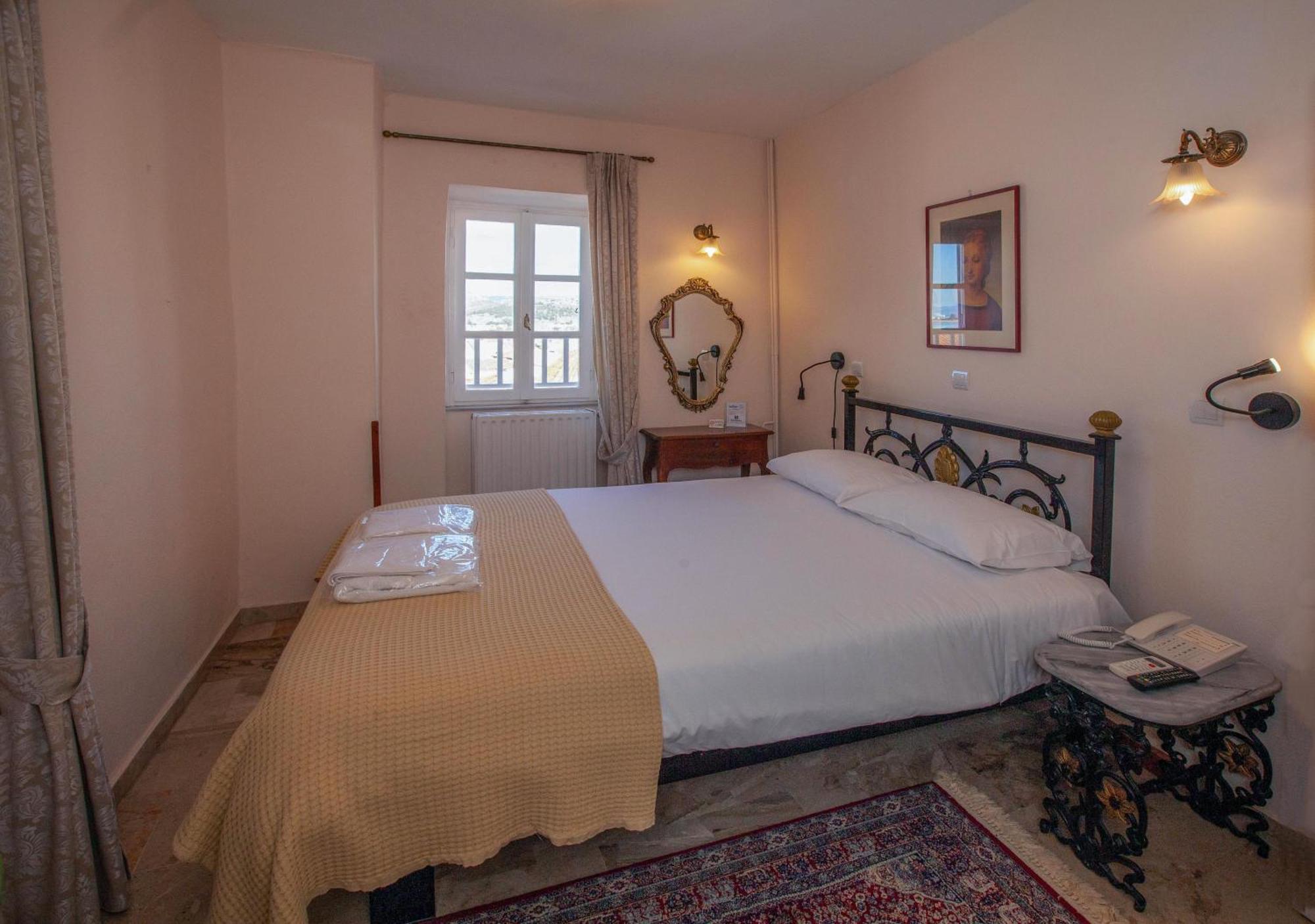 Byron Traditional Hotel Нафплион Стая снимка