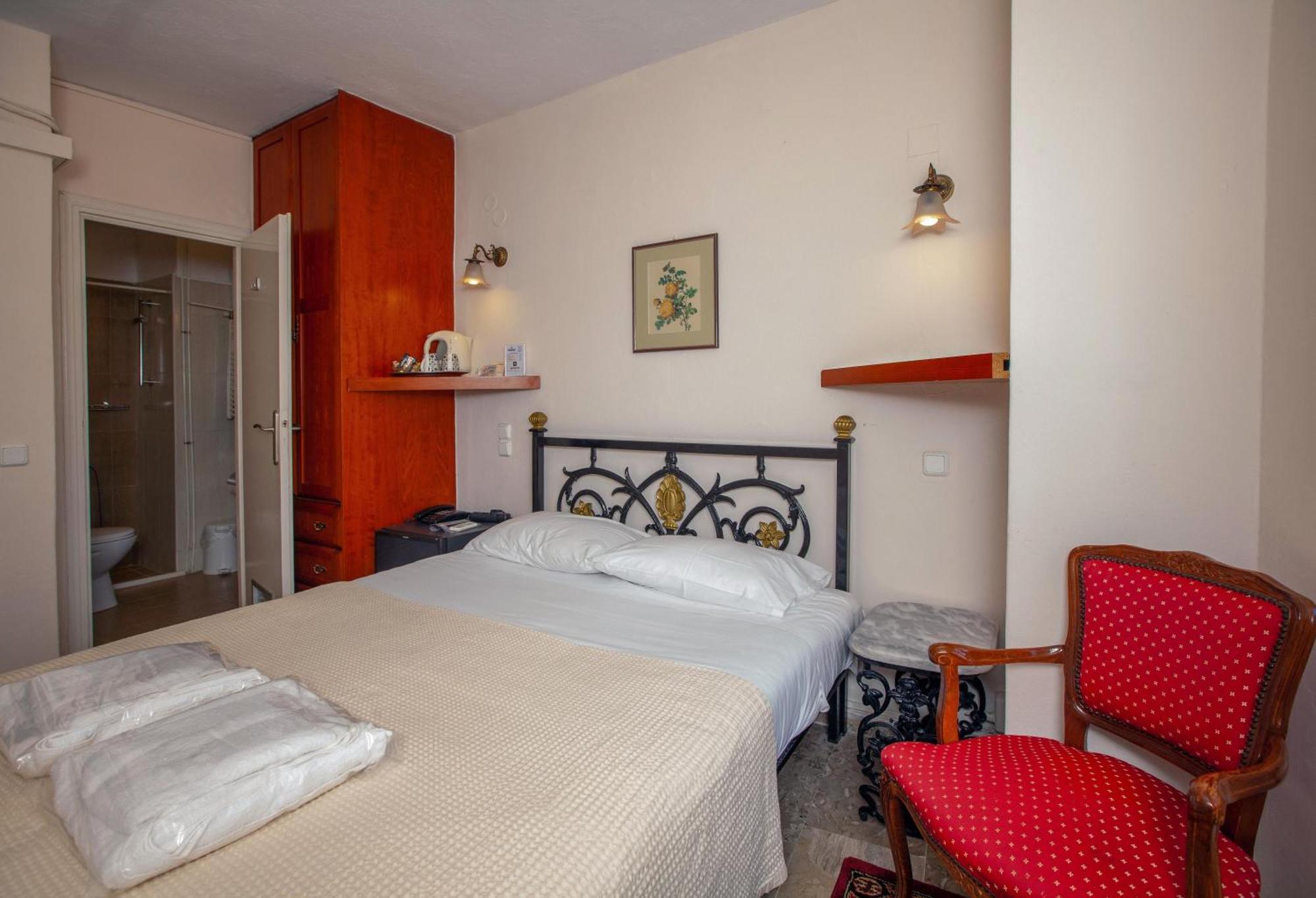 Byron Traditional Hotel Нафплион Стая снимка