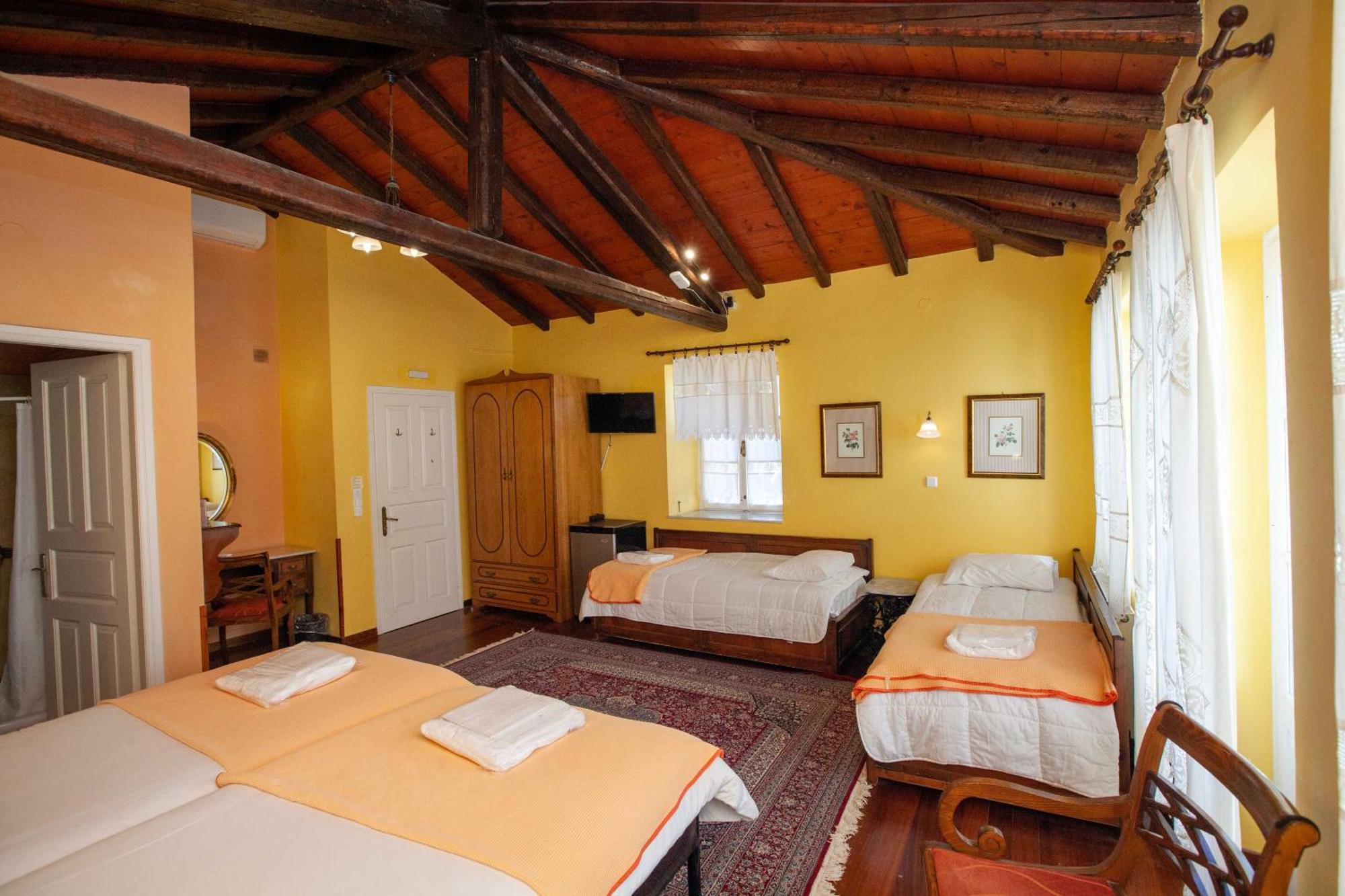 Byron Traditional Hotel Нафплион Стая снимка