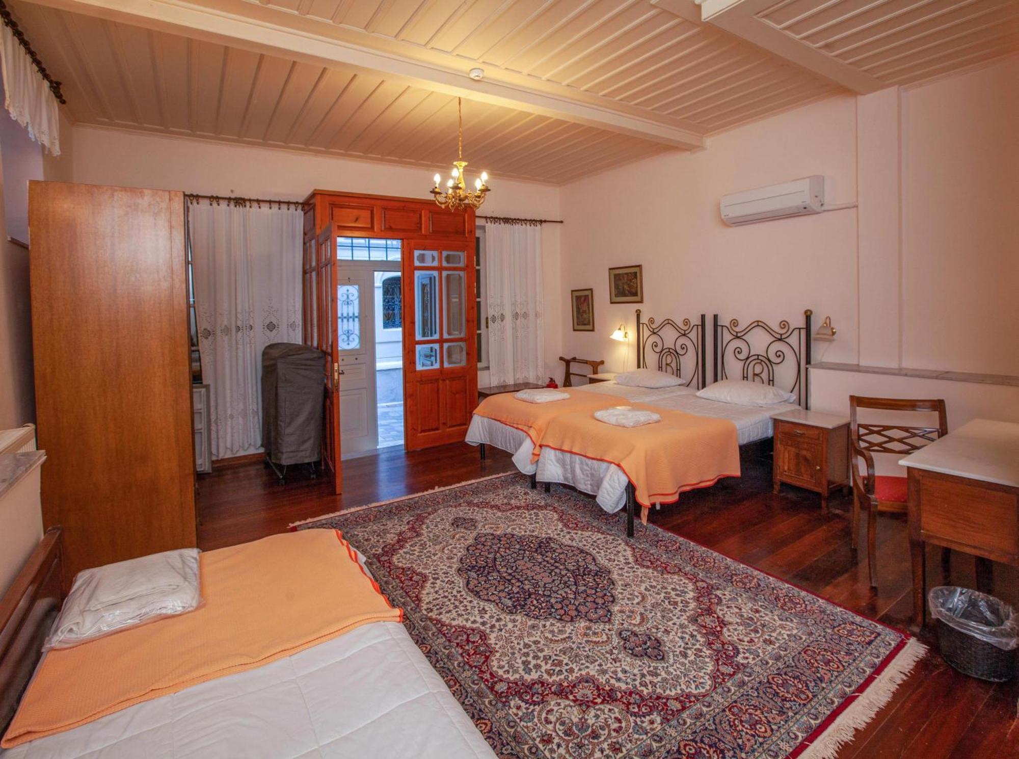 Byron Traditional Hotel Нафплион Стая снимка